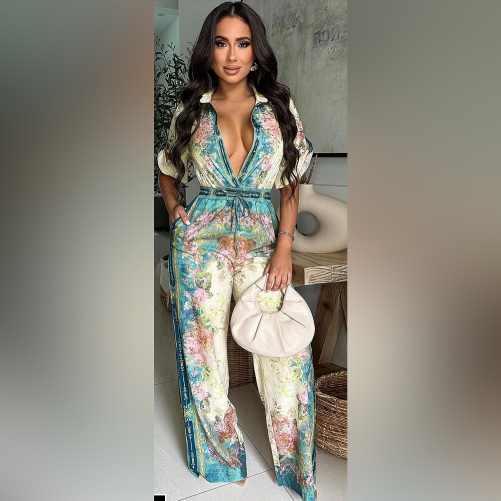 NWT Blue and Pink Floral Jumpsuit with Wide-Leg Silhouette Size Medium